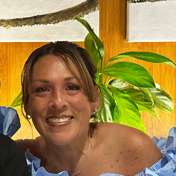 Meet your Posher, Sharon - Picture 1 of 1